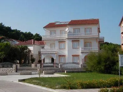 Apartment Apartmani Ruzarija Rab Town