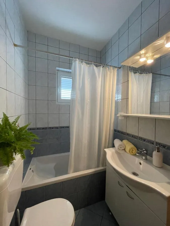 Apartmani Ruzarija Rab Town