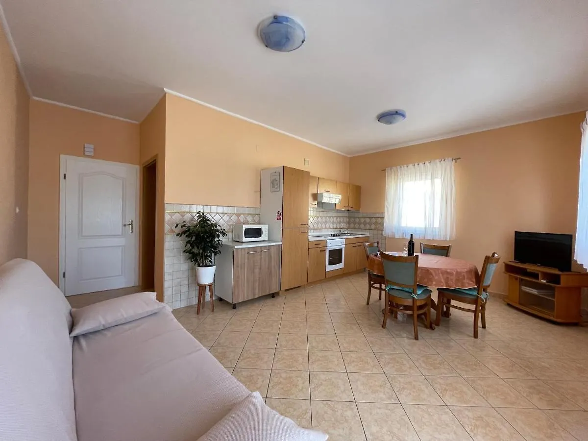 Apartmani Ruzarija Rab Town 0*,