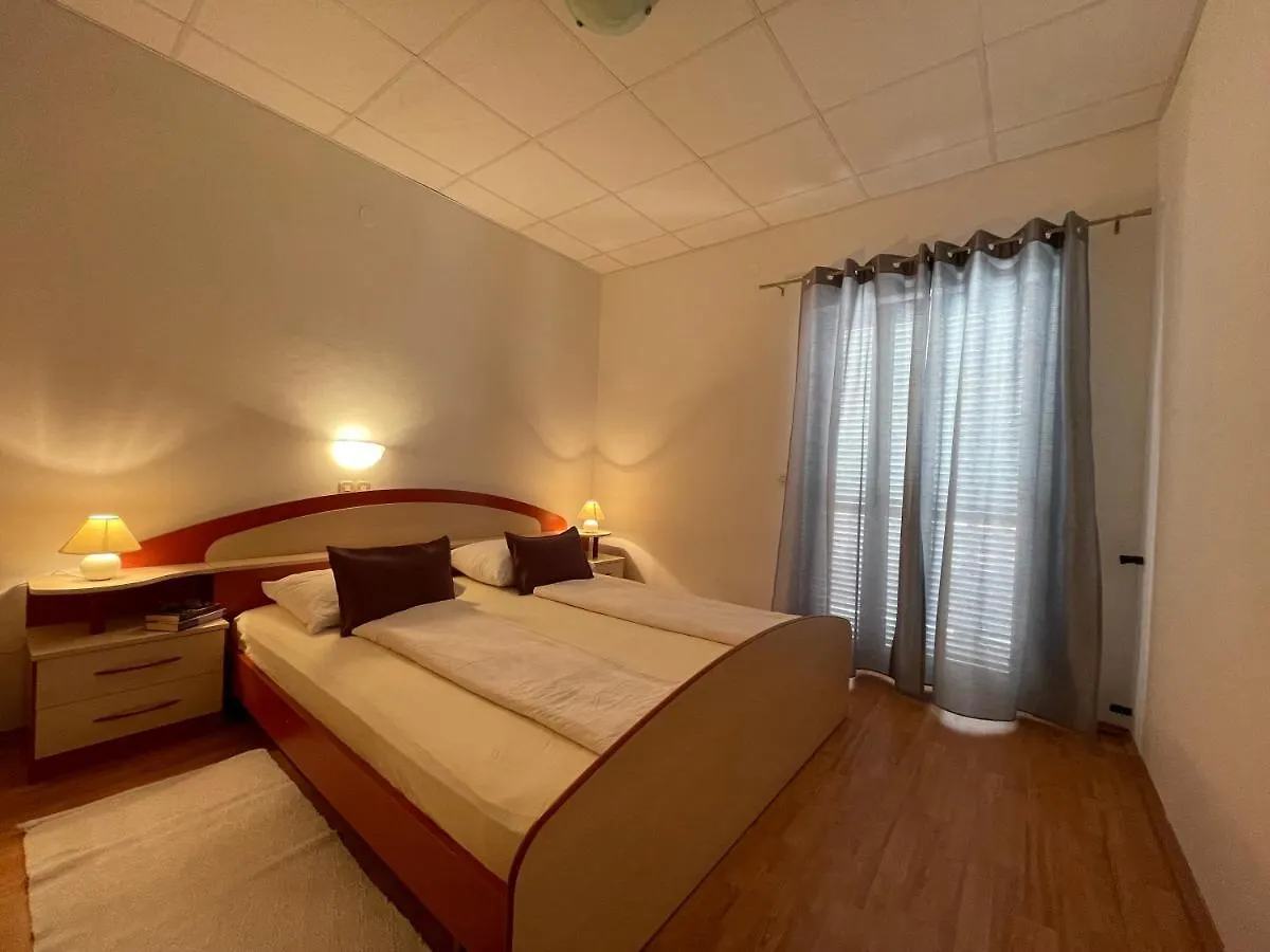 Apartmani Ruzarija Rab Town