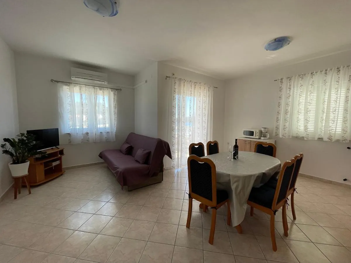 Apartmani Ruzarija Rab Town Apartmán