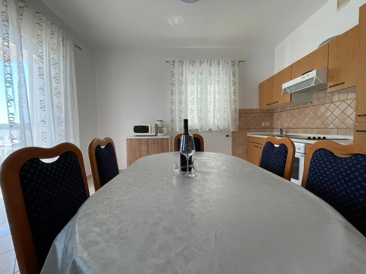 Apartmani Ruzarija Rab Town Apartmán