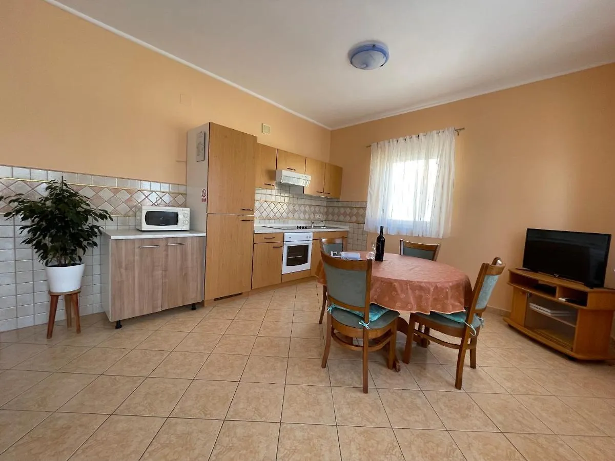 Apartmani Ruzarija Rab Town Apartmán